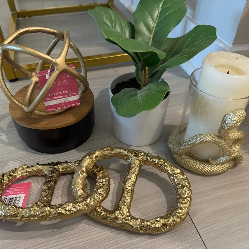 BRAND NEW WITH TAGS GOLD TEXTURED “LINK” DECOR PIECE - Picture 8 of 9